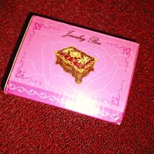 Jewelry box